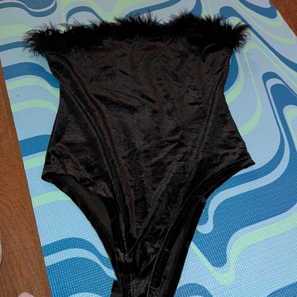 SHEIN Feather Trim Bodysuit